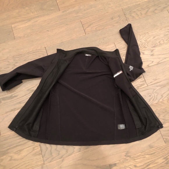 The North Face Softshell Jacket - Picture 5 of 6